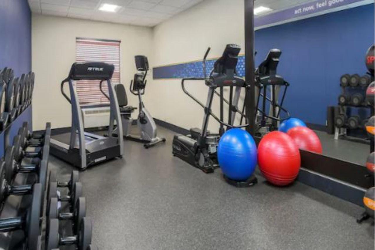 Hampton Inn & Suites West Haven Εξωτερικό φωτογραφία
