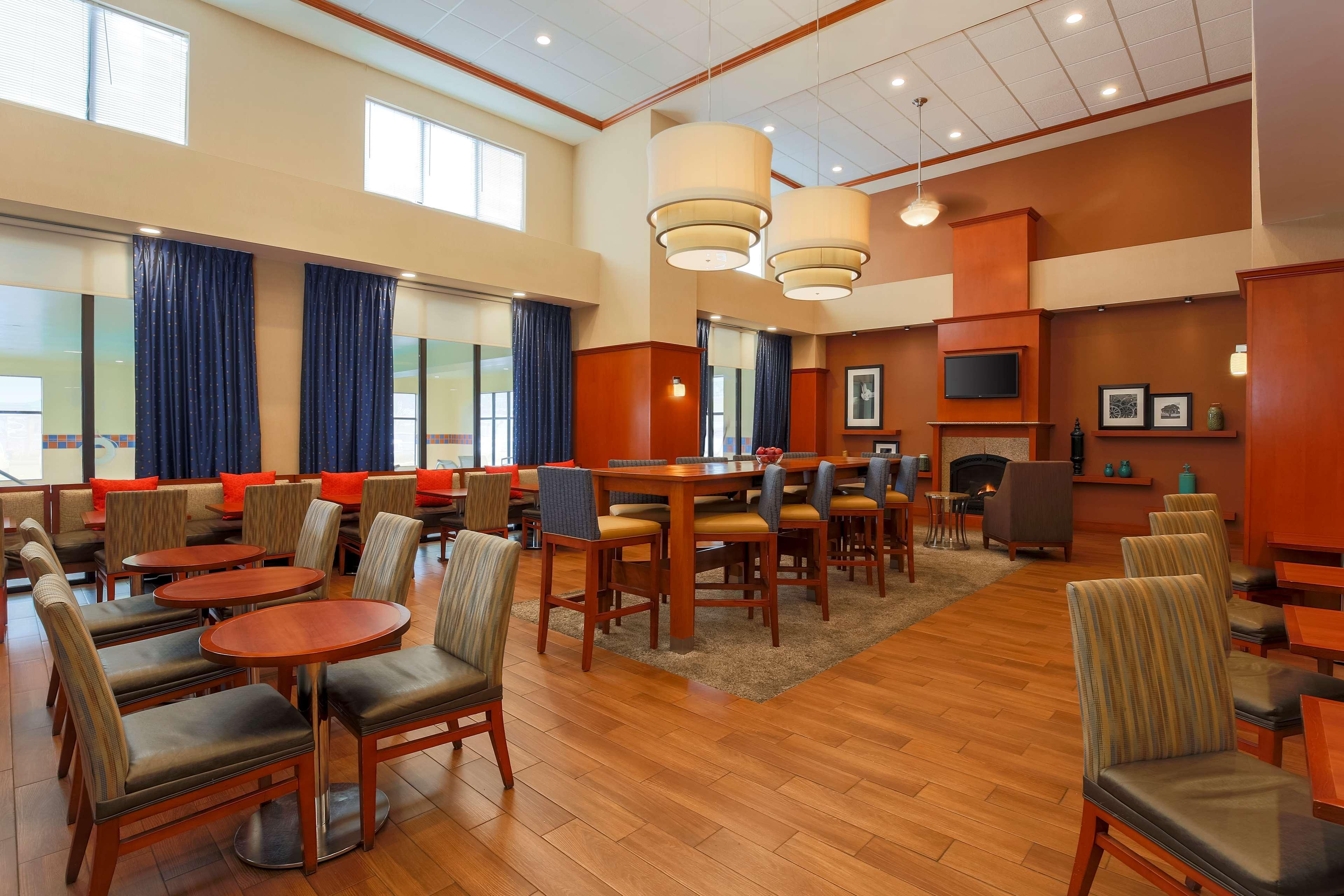 Hampton Inn & Suites West Haven Εξωτερικό φωτογραφία