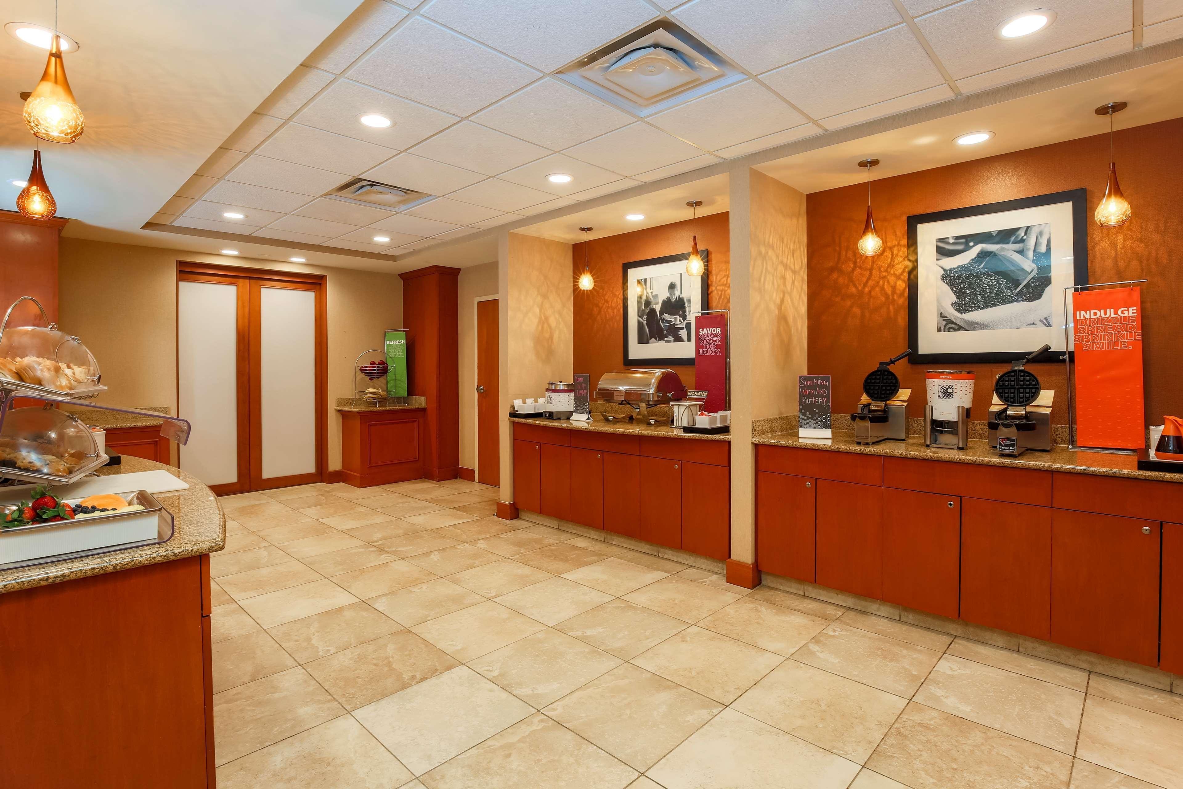 Hampton Inn & Suites West Haven Εξωτερικό φωτογραφία