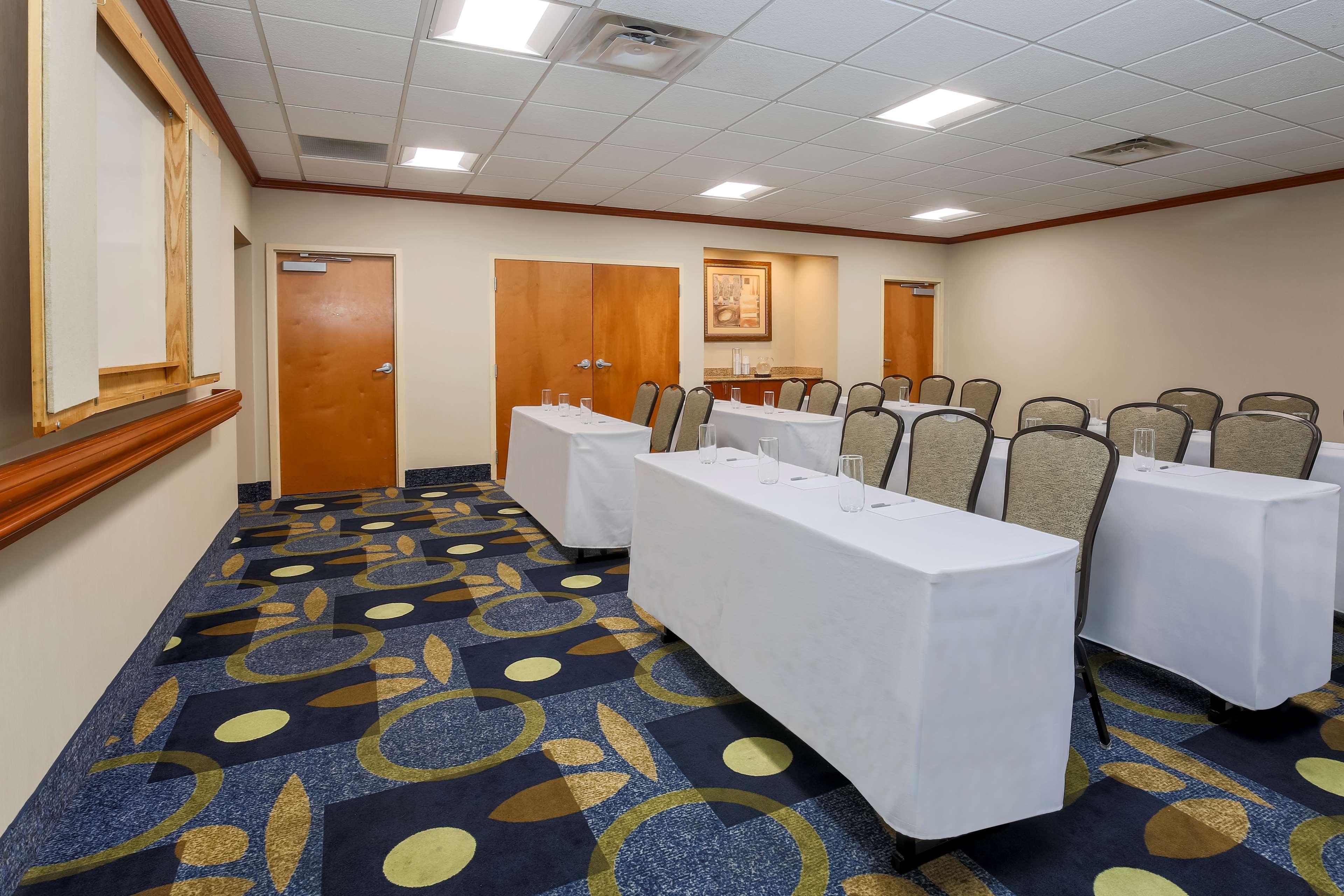 Hampton Inn & Suites West Haven Εξωτερικό φωτογραφία